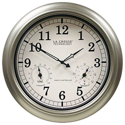 6. La Crosse Technology WT-3181PL Atomic Outdoor Clock