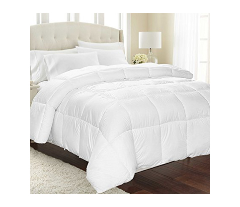 9. Equinox International White Comforter (350 GSM) – King